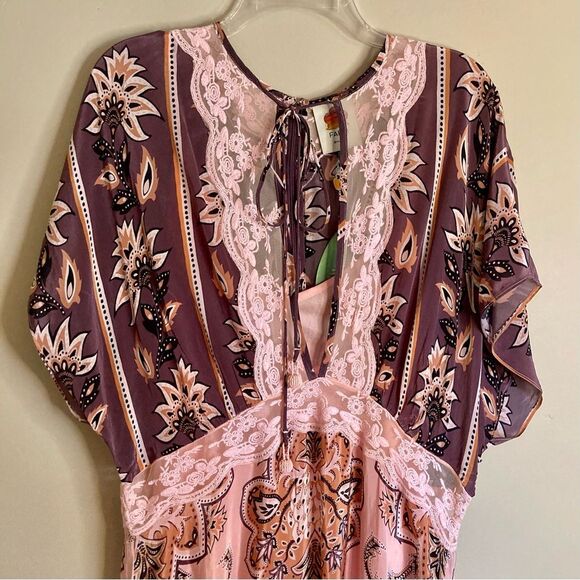 glam tapestry burgundy laces short sleeve maxi dress Glam Tapestry Burgundy Long Sleeve Jacket – Hemline Lubbock main image 0